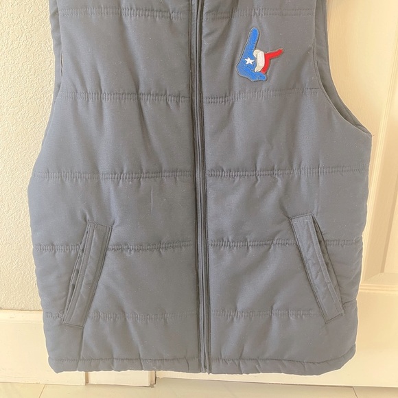 Vest - Picture 3 of 8